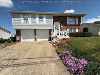 /international/us/619-university-lane-point-pleasant-wv-110107829629/