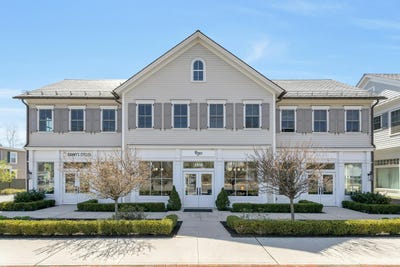 /international/us/1950-boston-post-road-darien-ct-110108172897/
