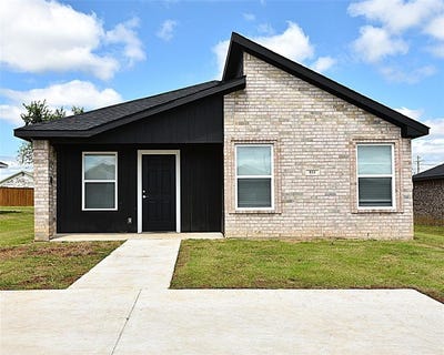 /international/us/833-elm-street-seminole-ok-110119351445/