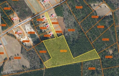 /international/us/13-sequoia-lane-lake-waccamaw-nc-110105848459/