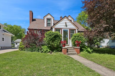 /international/us/1017-marston-avenue-ames-ia-110107964195/