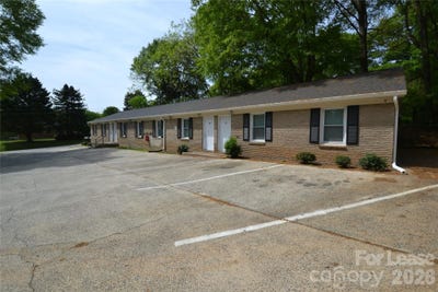 /international/us/1212-essex-avenue-gastonia-nc-110107438742/