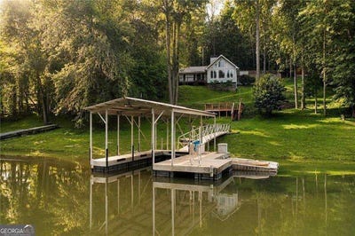 /international/us/221-reece-creek-road-w-blairsville-ga-110108470836/