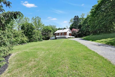 /international/us/415-snyder-school-rd-bernville-pa-110108353259/