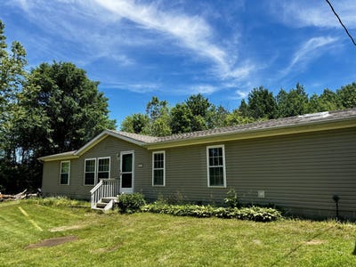/international/us/1281-64th-street-fennville-mi-110108656430/