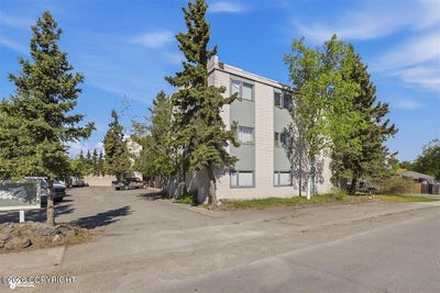 /international/us/2400-barrow-street-anchorage-ak-110108544590/