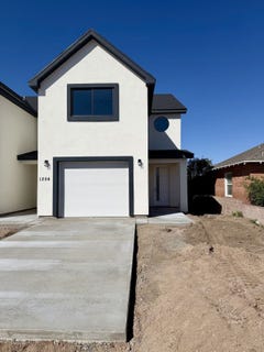 /international/us/1204-s-central-ave-safford-az-110106677835/