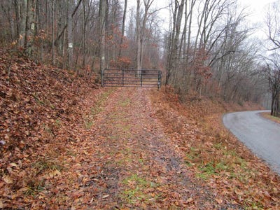 /international/us/n-pheasant-mountain-road-kerens-wv-110104104073/