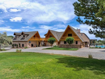 /international/us/1994-bison-court-grand-junction-co-110099554543/