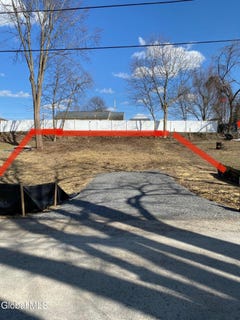 /international/us/l15-greene-street-troy-ny-110108353534/