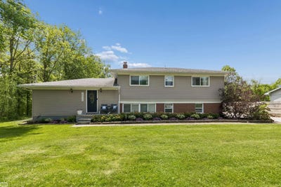 /international/us/28444-29-mile-road-lenox-mi-110108384484/