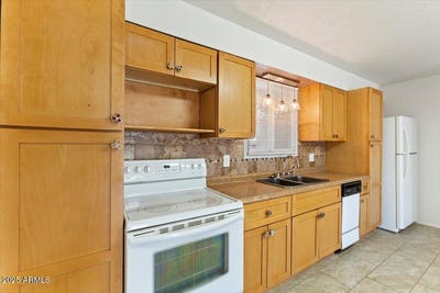 /international/us/711-e-laurel-drive-casa-grande-az-110100966586/