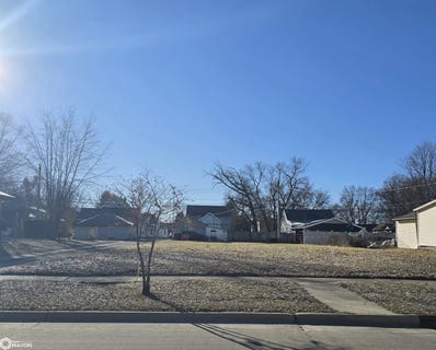 /international/us/606-3rd-avenue-e-oskaloosa-ia-110104870032/