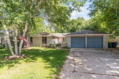 /international/us/2458-west-point-road-green-bay-wi-110100452640/