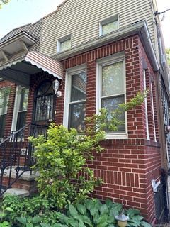 /international/us/68-20-65th-street-ridgewood-ny-110108394775/