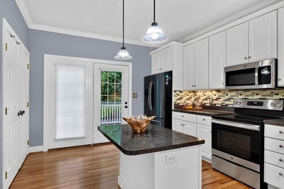 /international/us/47-villa-view-dr-staunton-va-110120606611/