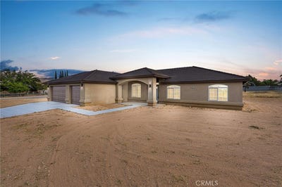 /international/us/17995-seaforth-street-hesperia-ca-110105327907/