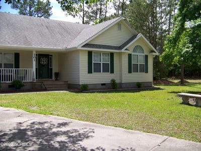 /international/us/101-elm-circle-morehead-city-nc-110101194679/