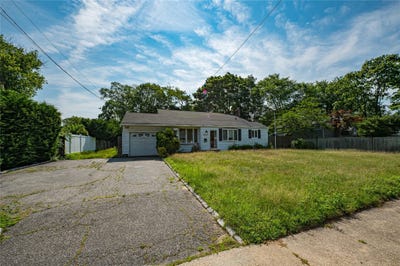 /international/us/939-thompson-drive-bay-shore-ny-110096704957/