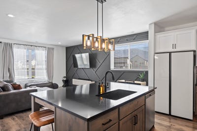 /international/us/902-w-800-s-american-fork-ut-110107083653/