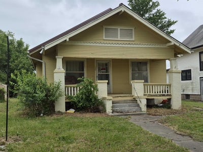 /international/us/120-s-oak-st-eureka-ks-110108189384/