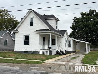 /international/us/414-w-1st-s-street-carlinville-il-110119946702/