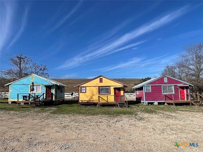 /international/us/172-gbrv-loop-canyon-lake-tx-110107635430/