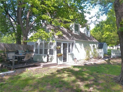 /international/us/433-s-willow-street-ottawa-ks-110107685139/