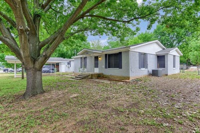 /international/us/209-e-woodland-street-collinsville-tx-110091484020/