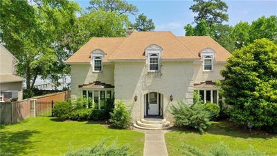 /international/us/2537-lakewood-lane-chesapeake-va-110101055818/