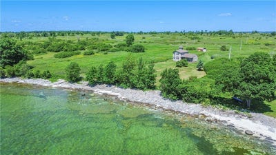 /international/us/1812-grenadier-island-road-1-cape-vincent-ny-110100807567/