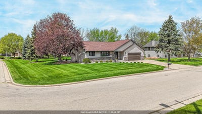 /international/us/670-s-5th-avenue-winneconne-wi-110107925453/