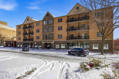 /international/us/332-s-linn-st-iowacity-ia-110106499562/