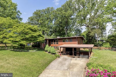 /international/us/3018-pine-spring-road-falls-church-va-110108023796/