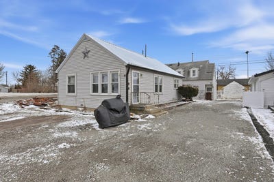 /international/us/160-burkhart-avenue-russells-point-oh-110106000859/