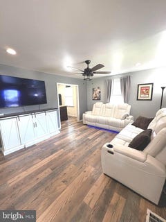 /international/us/128-w-martin-lane-norwood-pa-110101217180/