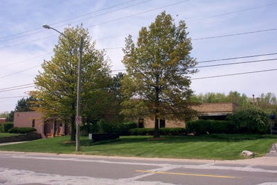 /international/us/2055-oak-industrial-drive-ne-grand-rapids-mi-110090952624/