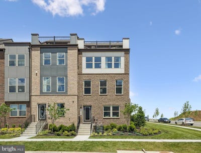 /international/us/8963-katherine-johnson-avenue-manassas-va-110110238852/