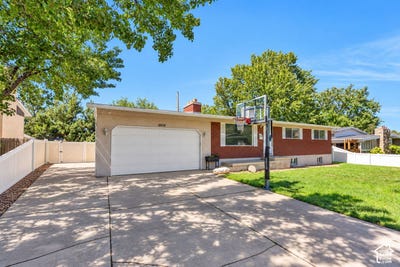 /international/us/6824-s-nye-dr-cottonwood-heights-ut-110119734499/