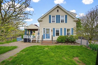 /international/us/14-broad-st-north-attleboro-ma-110107994390/
