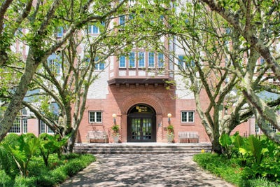 /international/us/236-edgemere-street-montauk-ny-110105064646/