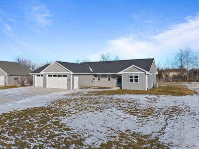 /international/us/4372-lakeland-drive-oshkosh-wi-110105358991/