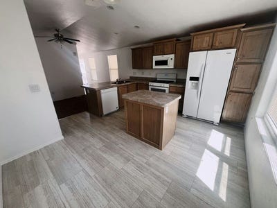 /international/us/4400-w-florida-avenue-277-hemet-ca-110100524440/
