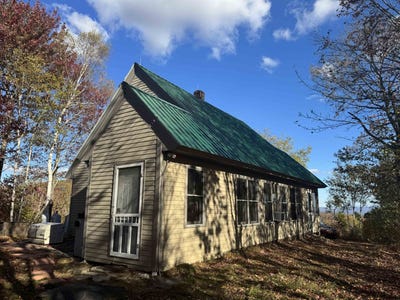 /international/us/915-wheeler-mountain-road-barton-vt-110102595906/