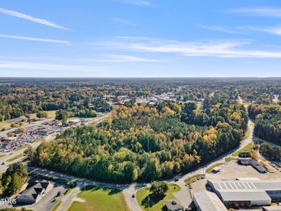/international/us/307-n-10th-street-lillington-nc-110095574846/