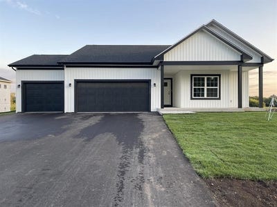 /international/us/411-ridge-court-orfordville-wi-110107956724/