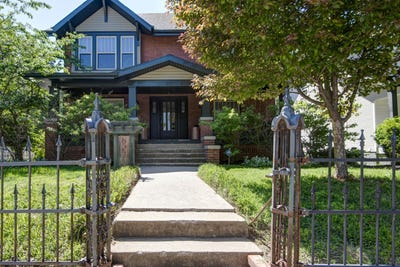 /international/us/627-s-market-avenue-springfield-mo-110107986542/