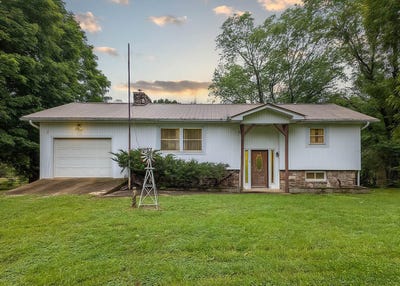 /international/us/7042-county-road-220-thayer-mo-110100034216/
