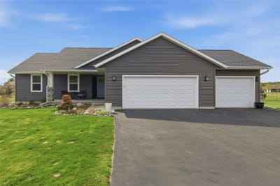 /international/us/17357-99th-avenue-n-chippewa-falls-wi-110107853388/