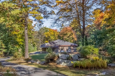 /international/us/296-circle-road-cragsmoor-ny-110120576940/